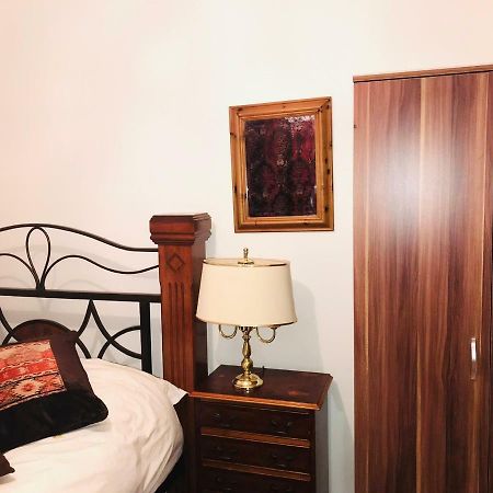 Modern Cosy Room With Private Bathroom Harrow Esterno foto