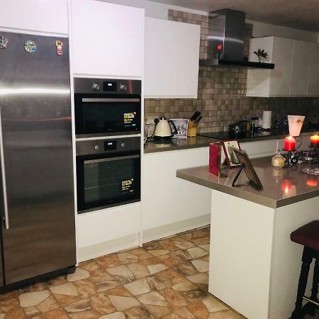 Modern Cosy Room With Private Bathroom Harrow Esterno foto