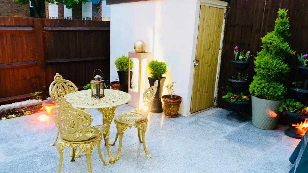 Modern Cosy Room With Private Bathroom Harrow Esterno foto